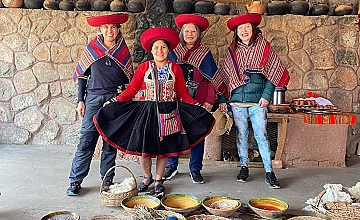 Cusco: trajes típicos andinos y demostración cultural con textiles